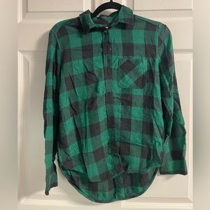 American Eagle Boyfriend Fit Green and Black Flannel